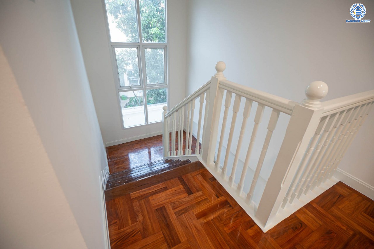 บ้านมือสองตกแต่งใหม่ โครงการ มัณฑิกา กาญจนาฯ-บางบอน รองรับทุกความสุข เนื้อที่ 108.6 ตร.ว. ฟังก์ชัน 3 ห้องนอน 3 ห้องน้ำ 2 ห้องอเนกประสงค์ จอดรถได้ 2 คัน บนทำเลใกล้รถไฟฟ้าสายสีน้ำเงิน "สถานีหลัก2" และจุดขึ้นทางด่วน "พระราม2" และ The Mall บางแค